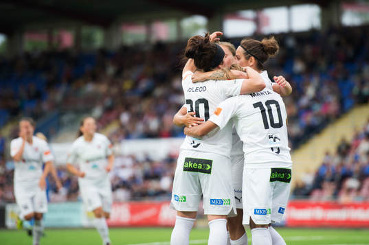 Rosengårds Marta Viera Da Silva, Ella Masar och Nataša Andonova jublar efter att Marta Viera Da Silva gjort 0-1