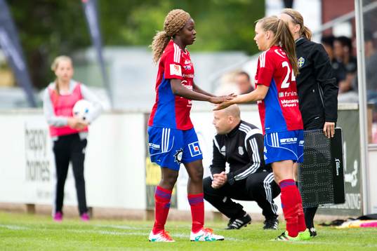 Vittsjös Ngozi Okobi bytts ut för Ebba Hed