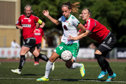 Hammarbys Anna Oscarsson och LB07s Emma Ekman
