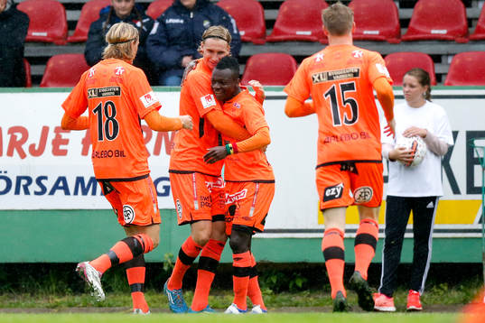 Varbergs Thomas Boakye jublar efter 0-1