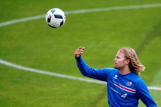 Birkir Bjarnason på Islands fotbollslandslags träning