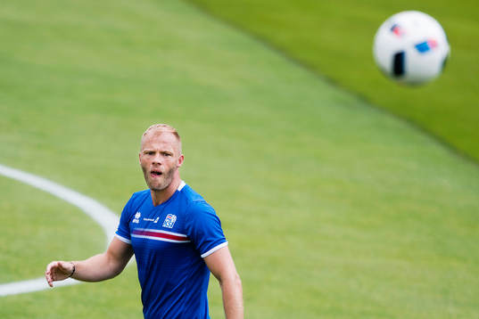 Eidur Gudjohnsen  på Islands fotbollslandslags träning