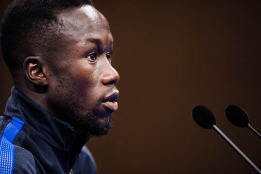 Bacary Sagna på Frankrikes fotbollslandslags presskonferens