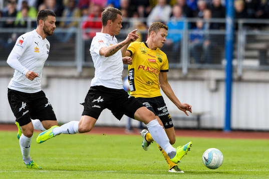 Elfsborgs Viktor Claesson och Örebros Erik Moberg