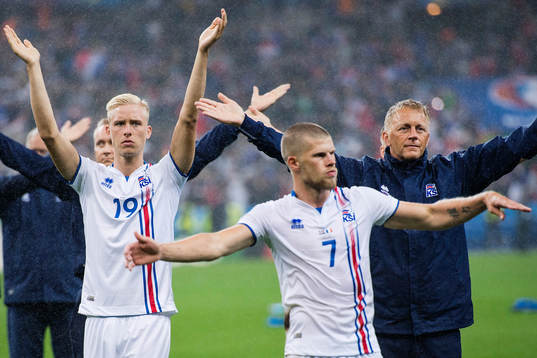 Islands Hordur Magnusson, Johann Gudmundsson och