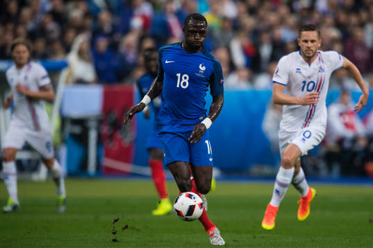 Frankrikes Moussa Sissoko och Islands Gylfi Sigurdsson