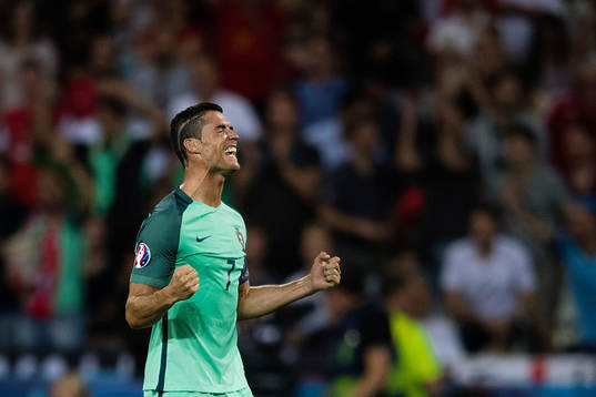 Portugals Cristiano Ronaldo jublar vid slutsignal
