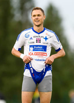 s Tomas Eriksson under fotbollsmatchen i division 1 norra mellan Piteå och Luleå den 6 juli 2016 i Piteå.