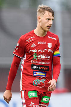 s William Olausson under fotbollsmatchen i division 1 norra mellan Piteå och Luleå den 6 juli 2016 i Piteå.