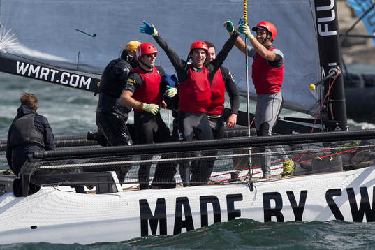 Phil Robertson med team firar vinsten i finalen av