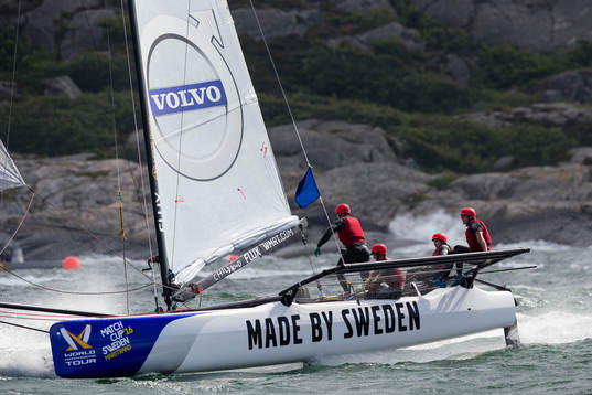 Phil Robertson med team i finalen av seglingstävlingen