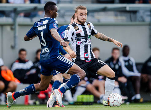 Husqvarnas Ibrahim Koroma och Landskronas Filip Pivkovski 