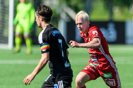 s Kristoffer Thydell under fotbollsmatchen i division 1 norra mellan Piteå och Carlstad den 10 juli 2016 i Piteå.