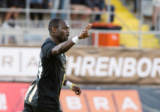 Häckens John Owoeri jublar efter kvitteringen till 1-1