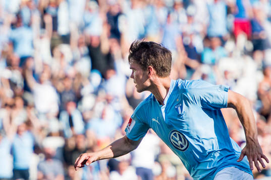 Malmö FFs Vidar Örn Kjartansson jublar efter han gjort 1-1