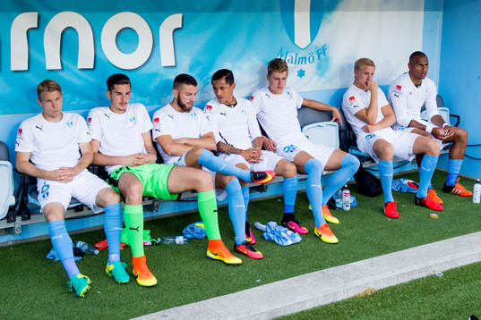 Malmö FFs bänk, Oscar Lewicki, målvakt Marko Johansson,