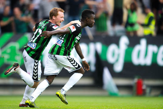 GAIS Kieron Cadogan och Dan Keat jublar