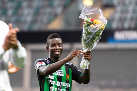 GAIS Kieron Cadogan tackar publiken