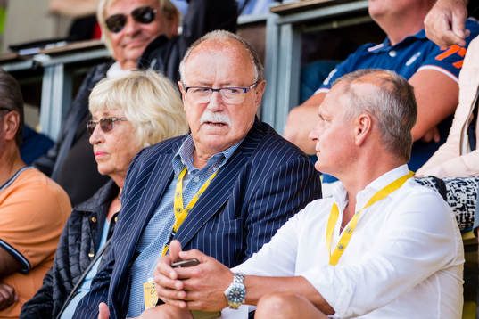 Ordförande Sten-Inge Fredin och vice ordförande Ingvar Johansson på läktaren