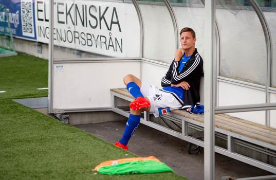 Sundsvalls Johan Eklund sitter på bänken