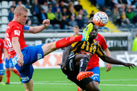 Helsingborgs Peter Larsson och Häckens Alhassan Kamara