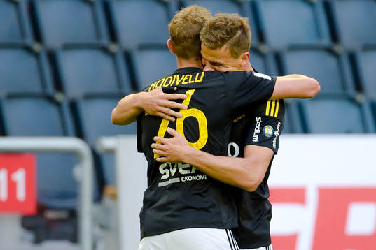 s Eero Markkanen och Jos Hooiveld jublar efter 2-0 under fotbollsmatchen i Allsvenskan mellan AIK och Falkenberg den 31 juli 2016 i Stockholm. 