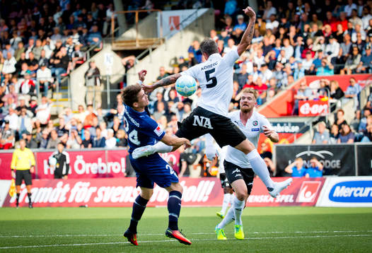 Malmö FFs Vidar Örn Kjartansson mot Örebros Erik Moberg