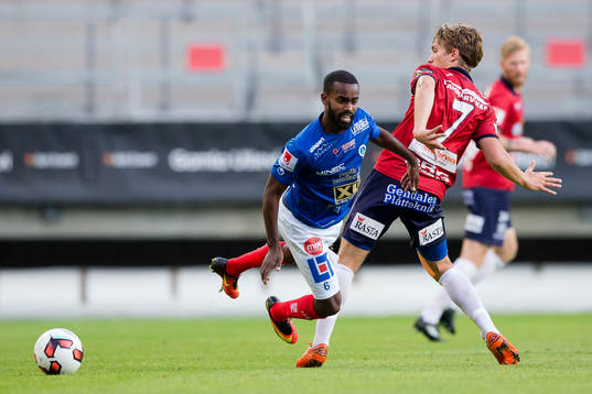 Åtvidabergs Ammar Ahmed faller