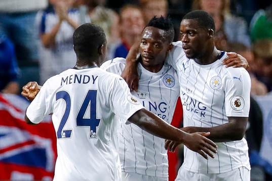 Leicester Citys spelare jublar efter reduceringen 3-2