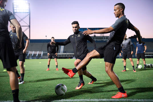 Sverige Valmir Berisha och Robin Quaison på en träning