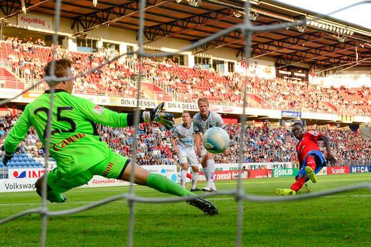 Helsingborgs Lalawélé Atakora kvitterar till 1-1 bakom
