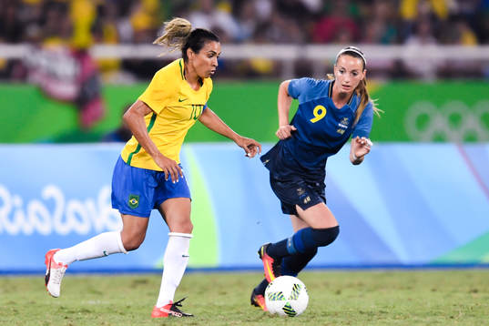 Brasiliens Marta och Sveriges Kosovare Asllani i