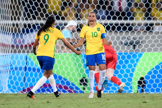 Brasiliens Marta jublar