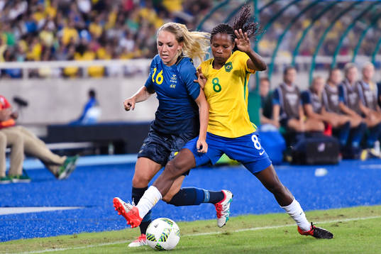 Sveriges Elin Rubensson och Brasiliens Formiga i