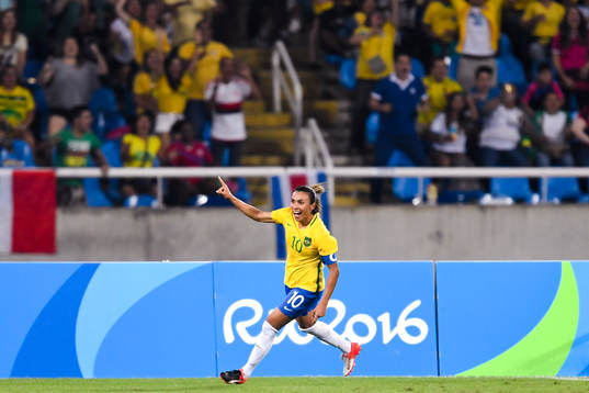 Brasiliens Marta jublar