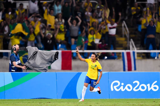 Brasiliens Marta jublar