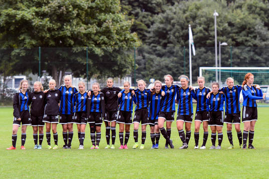 Älvsborgs spelare uppställda inför avgörande straffar