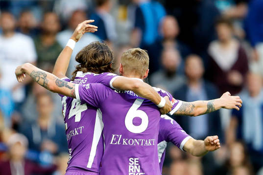 IFK Göteborgs Tom Pettersson och Sebastian Eriksson jublar