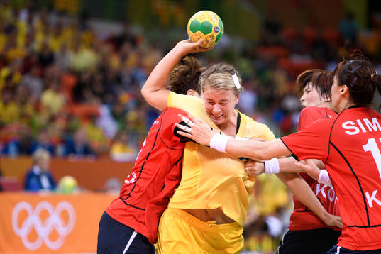 Sveriges Isabelle Gulldén i handbollsmatchen mellan