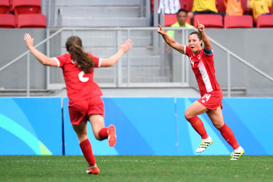 Kanadas Melissa Tancredi jublar efter att hon gjort 1-1 i fotbollsmatchen mellan Tyskland och Kanada den 9 augusti 2016