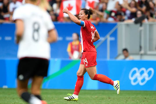 Kanadas Melissa Tancredi jublar efter att hon gjort 1-2 i fotbollsmatchen mellan Tyskland och Kanada den 9 augusti 2016