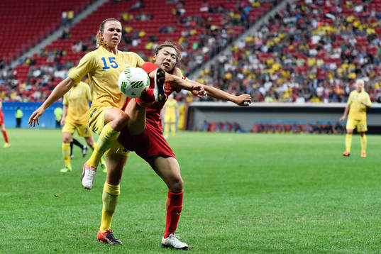 Sveriges Jessica Samuelsson mot Kinas Yasha Gu i