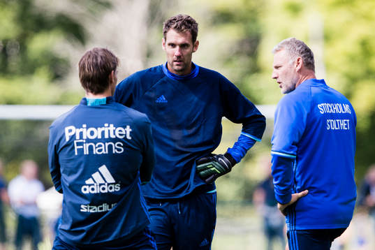 Djurgårdens målvakt Kenneth Høie, målvakt Andreas Isaksson och målvaktstränare Kjell Frisk