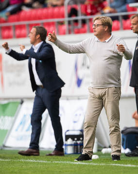 Malmö FFs tränare Allan Kuhn och Kalmars tränare Peter Swärdh 