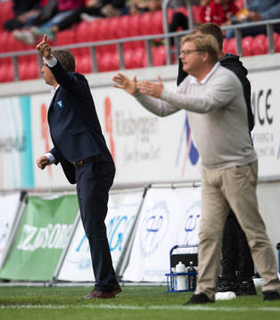 Malmö FFs tränare Allan Kuhn och Kalmars tränare Peter Swärdh 