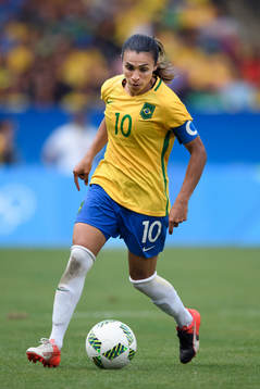 Brasiliens Marta i semifinalen i fotboll mellan Brasilien