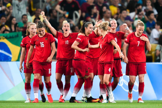 Tysklands spelare jublar efter 0-2  i fotbollsfinalen mellan Sverige och Tyskland den 19 augusti 2016