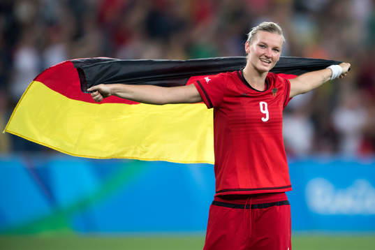 Tysklands Alexandra Popp jublar efter fotbollsfinalen mellan Sverige och Tyskland den 19 augusti 2016