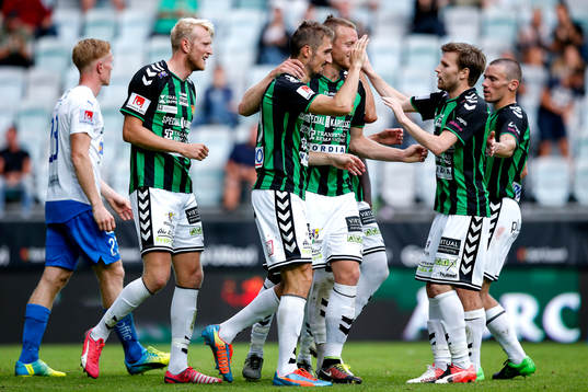 GAIS Dardan Rexhepi jublar med lagkamraterna