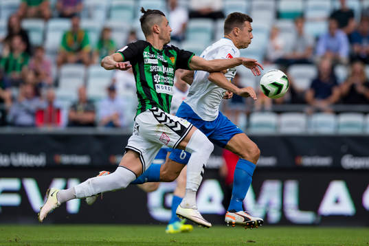 GAIS Luka Mijaljevic i kamp med Värnamos Martin Claesson